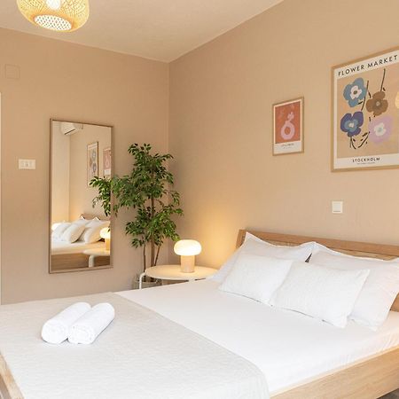 Apartments Olive Tree Хвар Екстер'єр фото