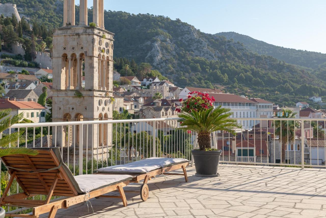 Apartments Olive Tree Хвар Екстер'єр фото