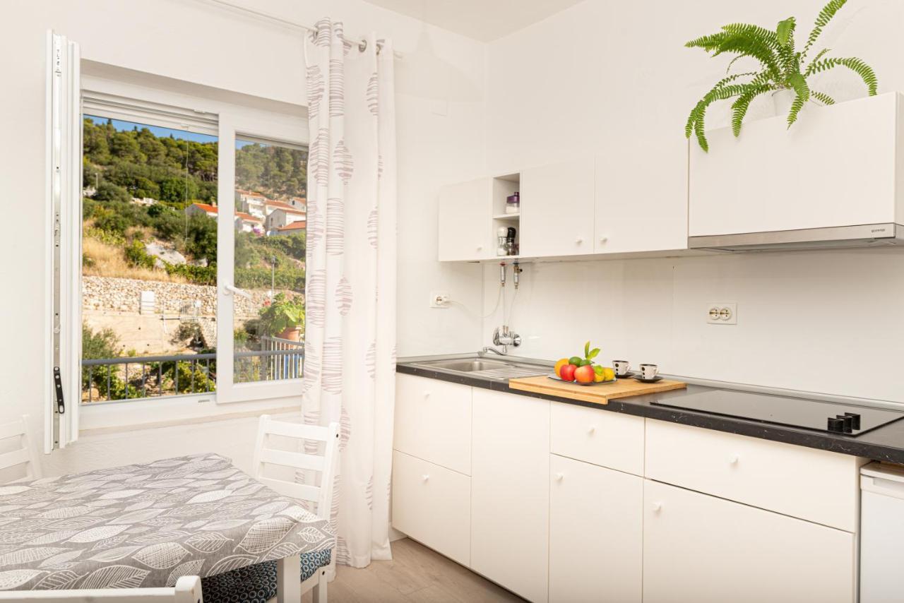 Apartments Olive Tree Хвар Екстер'єр фото