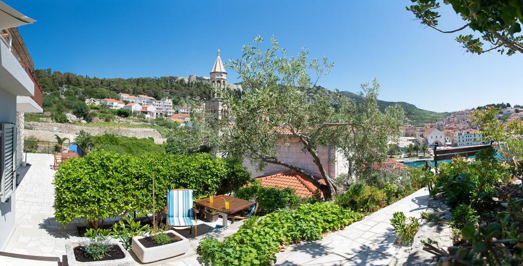 Apartments Olive Tree Хвар Екстер'єр фото
